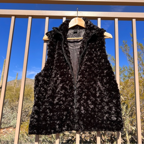 East 5th Women’s Zipper Vest Color Black L/XL Two Pockets - Picture 1 of 11